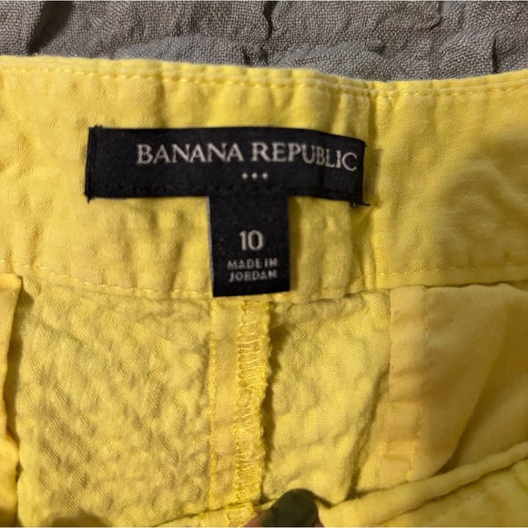 Banana Republic Women’s Yellow 3” Shorts Size 10 - Picture 2 of 7
